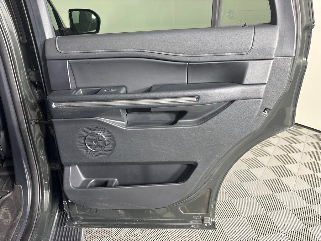 Used 2023 Ford Expedition XLT RWD image 47