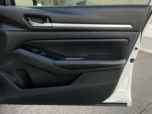 Used 2024 Nissan Altima 2.5 SL image 30