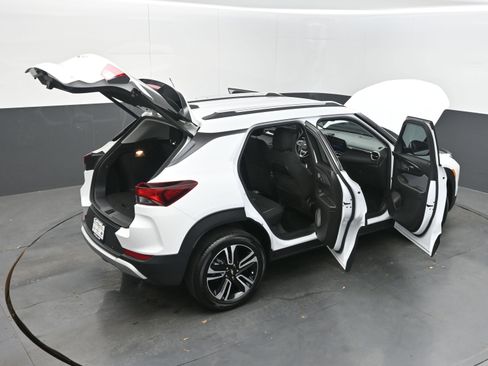 Used 2024 Chevrolet TrailBlazer LT w/ Convenience Package AWD/4WD image 46