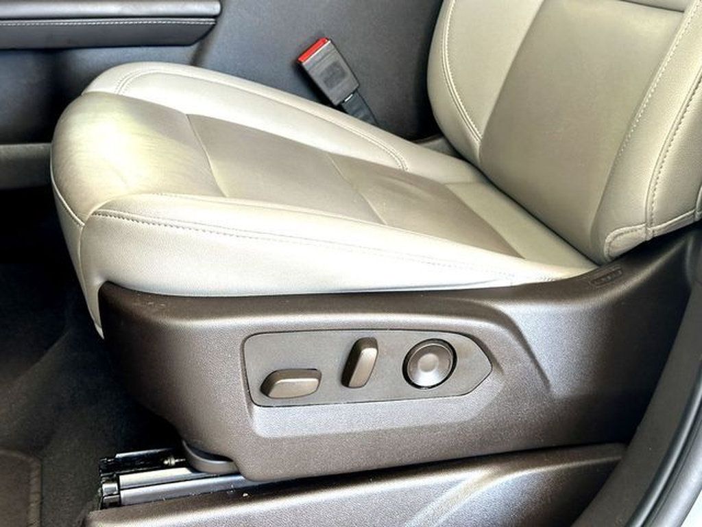 Used 2024 Chevrolet Tahoe LT RWD image 12