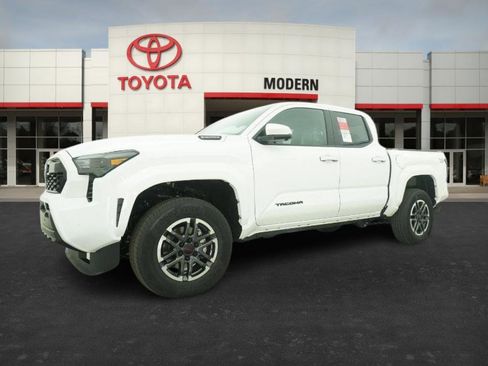 New 2025 Toyota Tacoma TRD Sport image 6