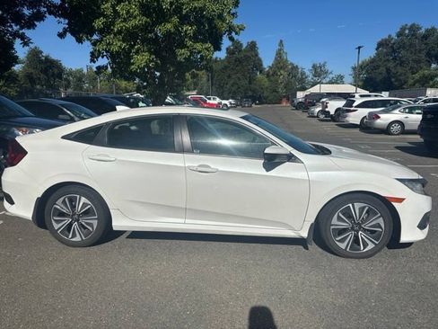 Used 2017 Honda Civic EX-T image 3
