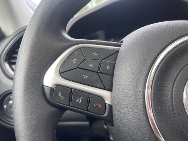 Used 2023 Jeep Renegade Altitude w/ Sun/Sound Group AWD/4WD image 20