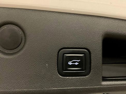 Used 2022 Chevrolet Equinox LT image 16