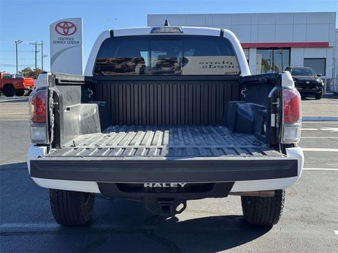 Used 2023 Toyota Tacoma TRD Off-Road image 16