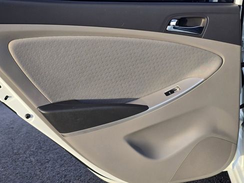 Used 2014 Hyundai Accent SE w/ Option Group 3 image 31
