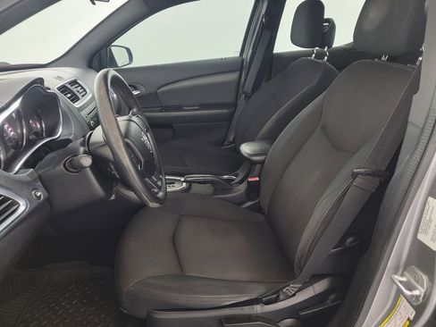 Used 2013 Dodge Avenger SE image 15