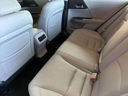 Used 2014 Honda Accord Touring image 4