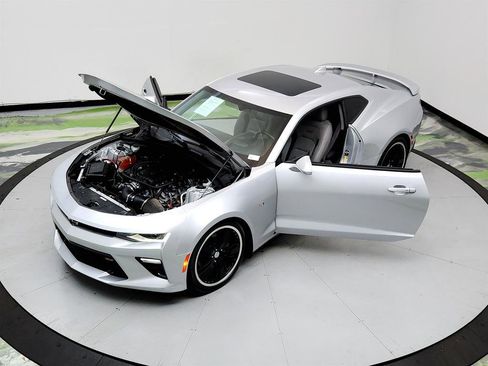 Used 2016 Chevrolet Camaro SS image 34