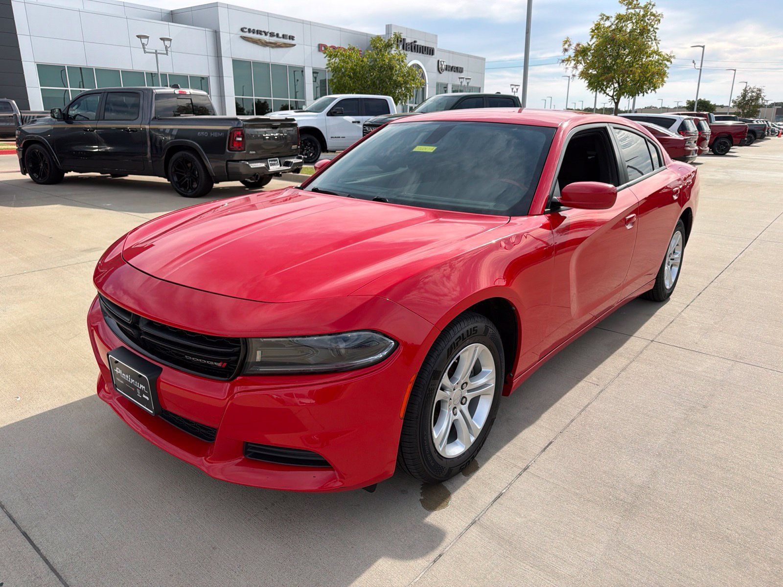 Used 2022 Dodge Charger SXT RWD image 9