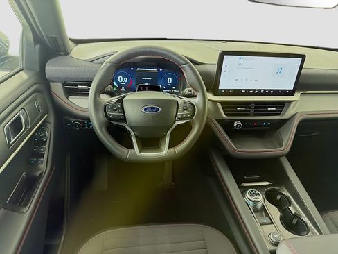 Used 2025 Ford Explorer ST-Line AWD/4WD image 26