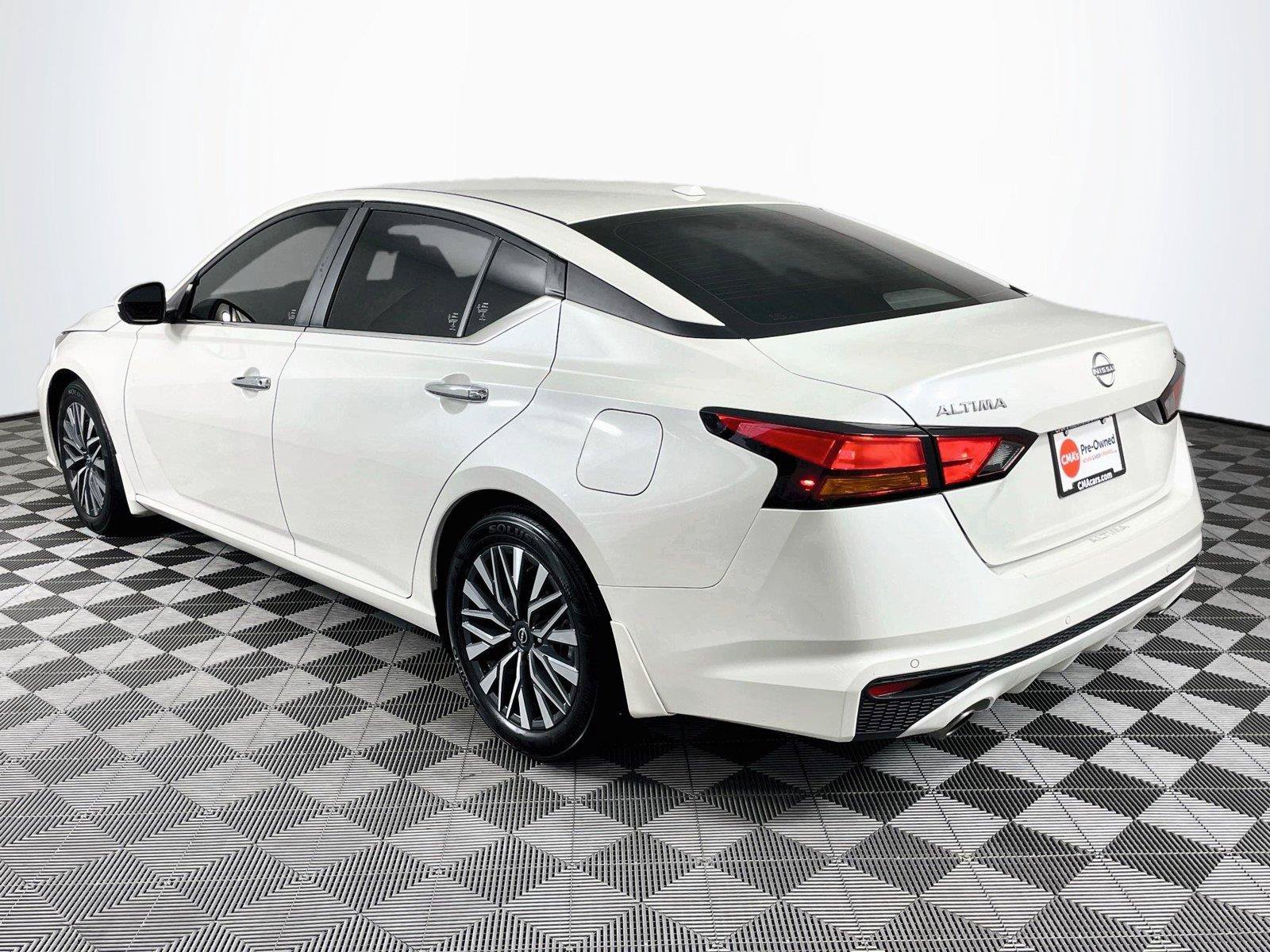 Used 2024 Nissan Altima 2.5 SV w/ SV Premium Package FWD image 6