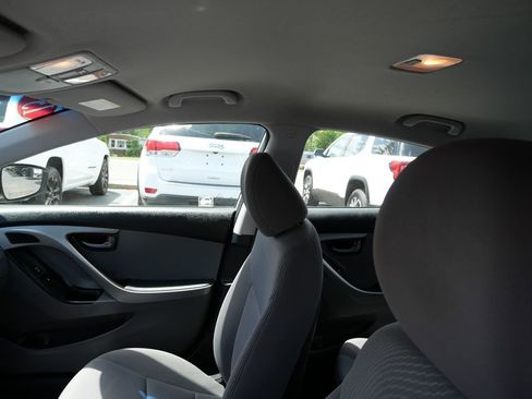 Used 2015 Hyundai Elantra SE FWD image 11