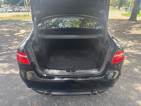 Used 2019 Jaguar XE image 13