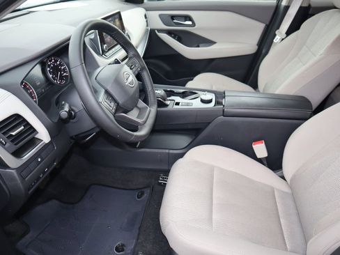 Certified 2025 Nissan Rogue SV AWD/4WD image 15