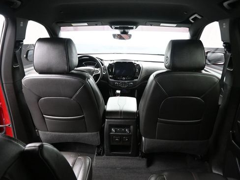 Used 2023 Chevrolet Traverse RS image 49