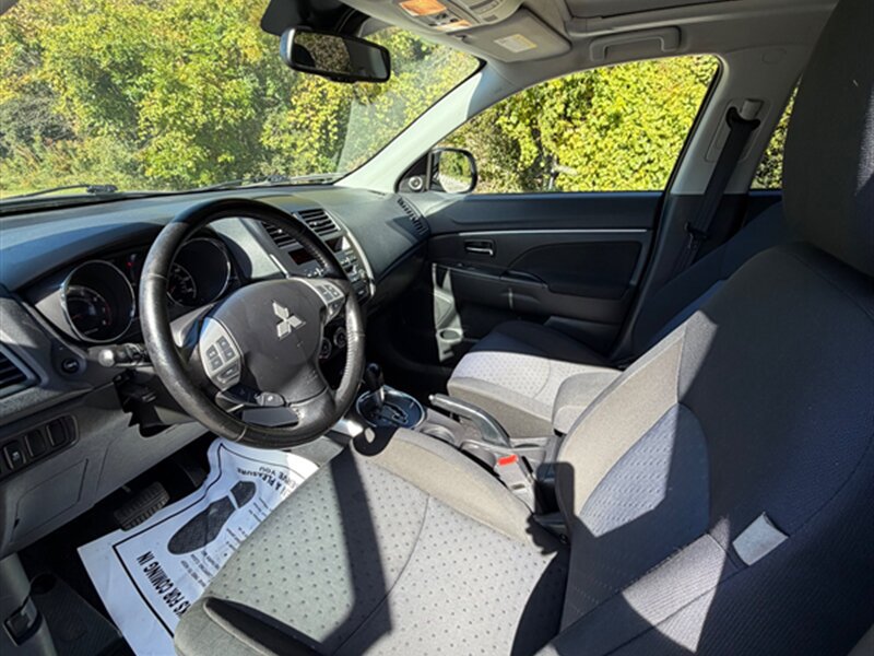 Used 2012 Mitsubishi Outlander Sport SE FWD image 17