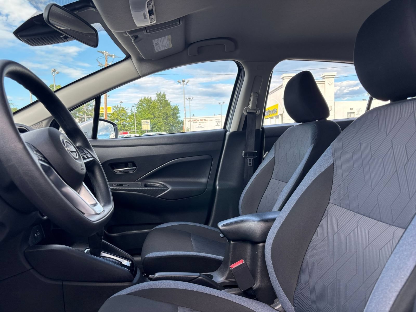 Used 2025 Nissan Versa SV FWD image 21