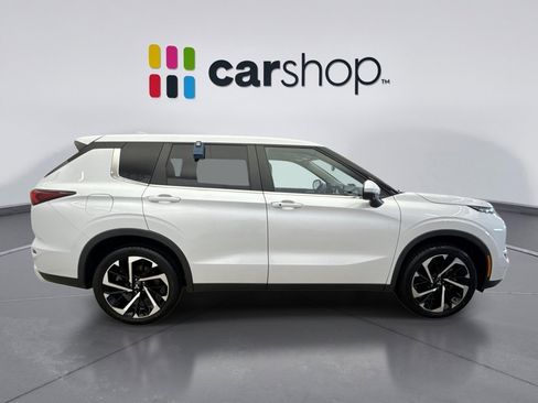 Used 2023 Mitsubishi Outlander SE image 6