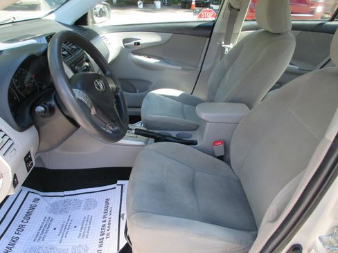 Used 2012 Toyota Corolla LE w/ Premium Pkg FWD image 12