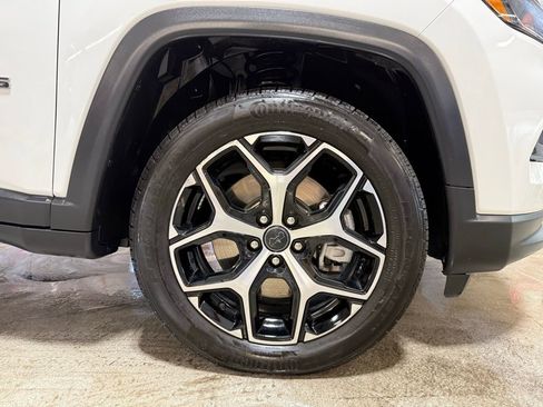 Used 2025 Jeep Compass Limited image 37