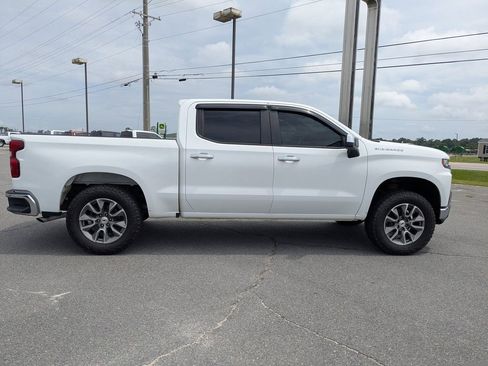 Used 2020 Chevrolet Silverado 1500 LT AWD/4WD image 3