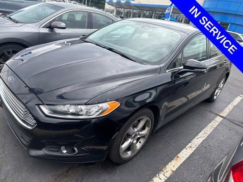 Used 2016 Ford Fusion SE AWD/4WD image 3