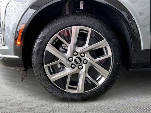 New 2026 Cadillac Optiq Luxury 1 image 13
