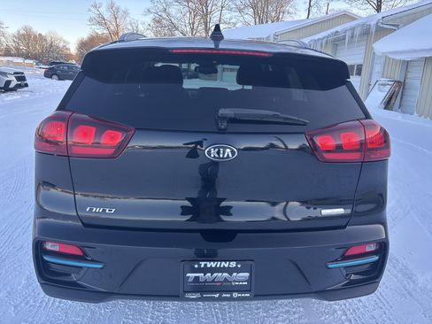 Used 2019 Kia Niro EX image 4