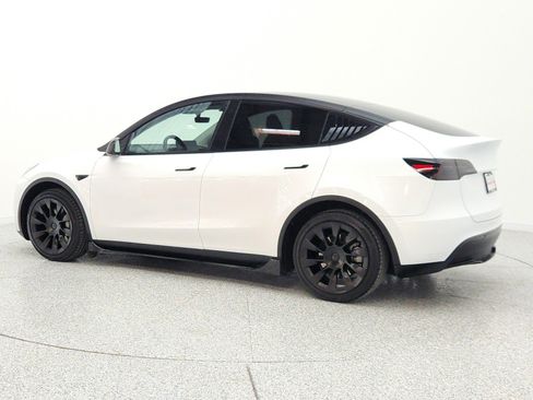 Used 2023 Tesla Model Y Long Range AWD/4WD image 8