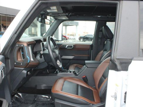 Used 2023 Ford Bronco Outer Banks image 9