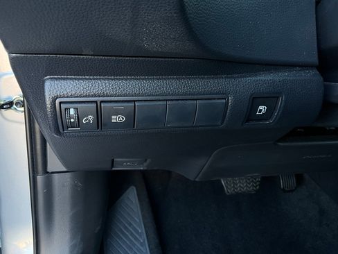 Used 2025 Toyota Corolla LE image 20