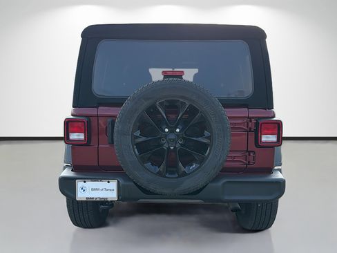 Used 2021 Jeep Wrangler Unlimited Islander AWD/4WD image 4