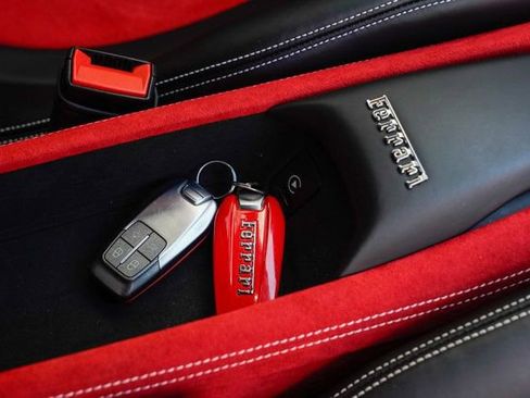 Used 2021 Ferrari F8 Tributo image 76