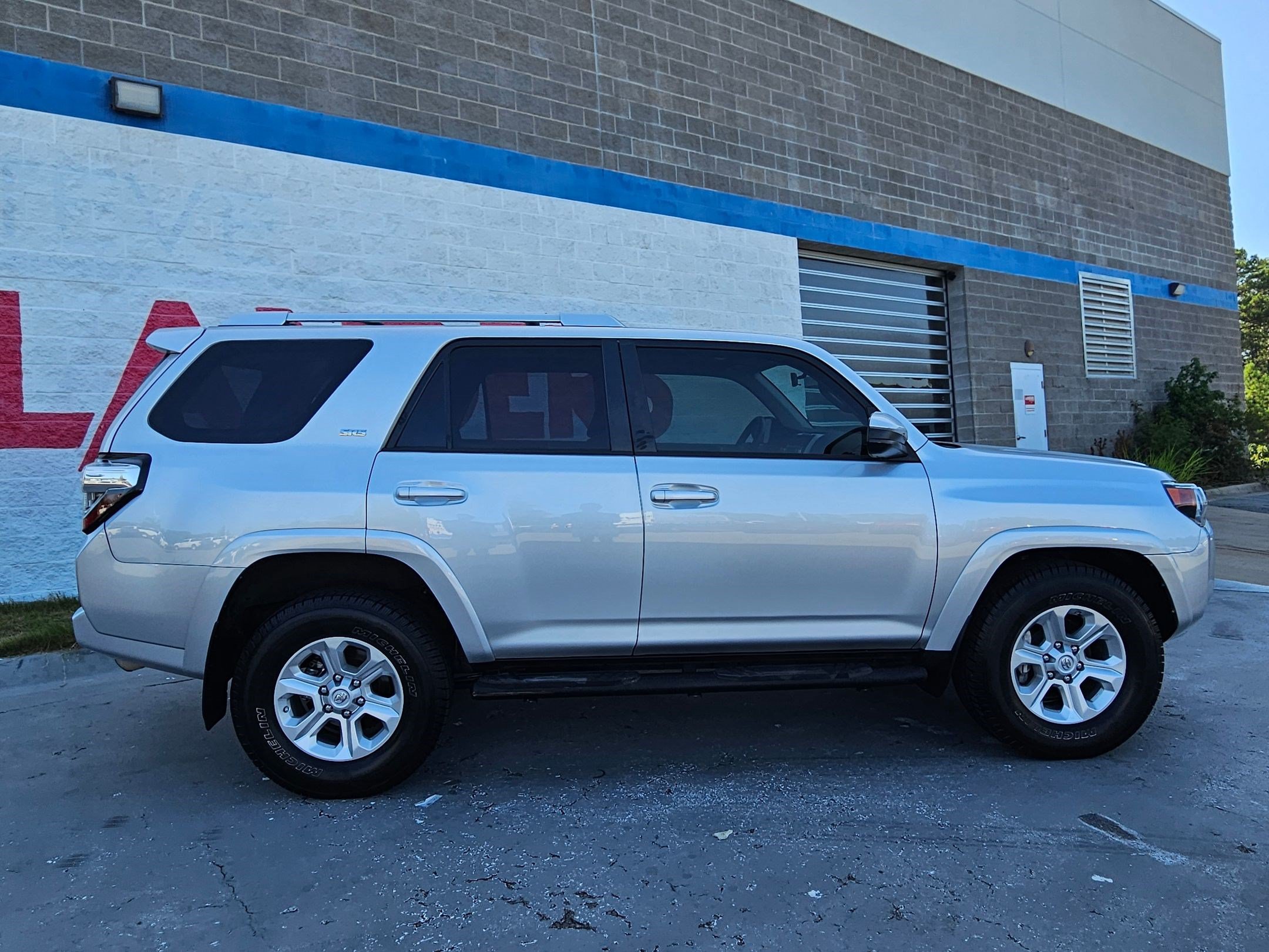 Used 2018 Toyota 4Runner SR5 RWD image 8