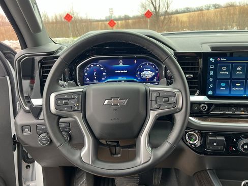 Used 2025 Chevrolet Silverado 1500 RST image 32