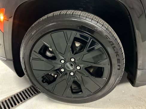 Used 2024 Jeep Wagoneer Launch Edition image 9