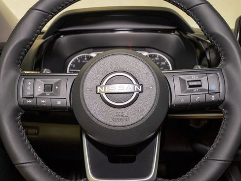 New 2025 Nissan Pathfinder SV w/ Black Appearance Package image 21