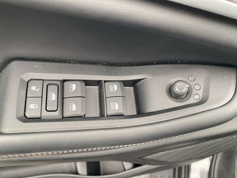 Used 2024 Jeep Grand Cherokee Limited AWD/4WD image 12