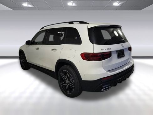 New 2024 Mercedes-Benz GLB 250 image 3