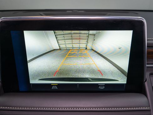 Used 2023 Chevrolet Tahoe Premier RWD image 21
