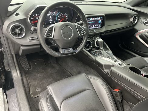 Used 2017 Chevrolet Camaro LT image 4