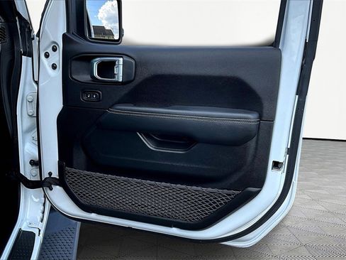 Used 2022 Jeep Wrangler Unlimited Sahara w/ Cold Weather Group image 24