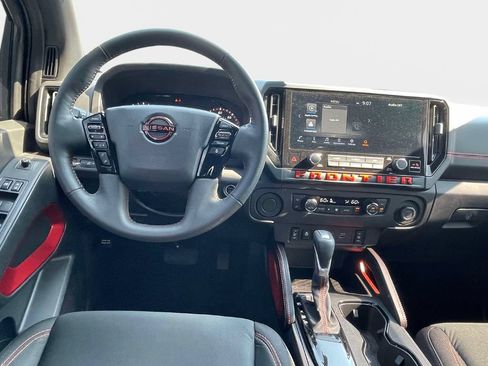 Used 2025 Nissan Frontier Pro-X w/ Pro Convenience Package RWD image 12
