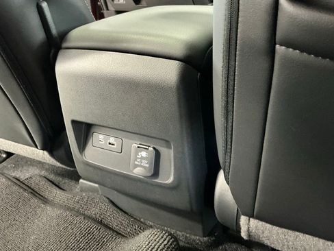 Used 2024 Nissan Frontier SL w/ Technology Package image 16