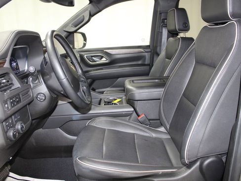 Used 2023 Chevrolet Suburban Premier image 35