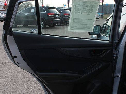 Used 2017 Subaru Impreza 2.0i Premium image 16