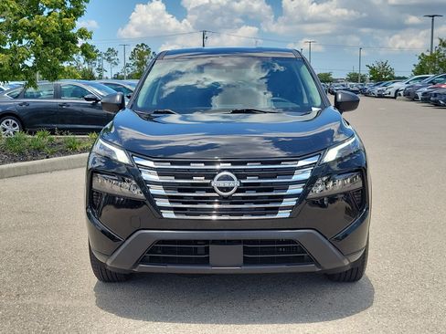 Used 2024 Nissan Rogue S FWD image 2