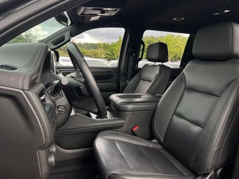 Used 2022 Chevrolet Suburban LT w/ Luxury Package AWD/4WD image 14