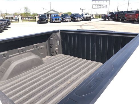 Used 2025 GMC Sierra 1500 Elevation AWD/4WD image 17